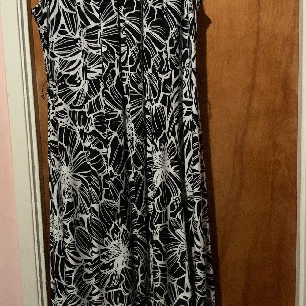 Black and White Floral Women's Skirt